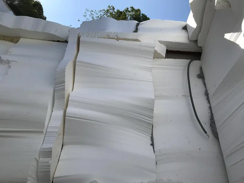 Bloques de poliestireno expandido preparados para el modelado